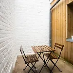 Small Functional & Quiet With Courtyard *