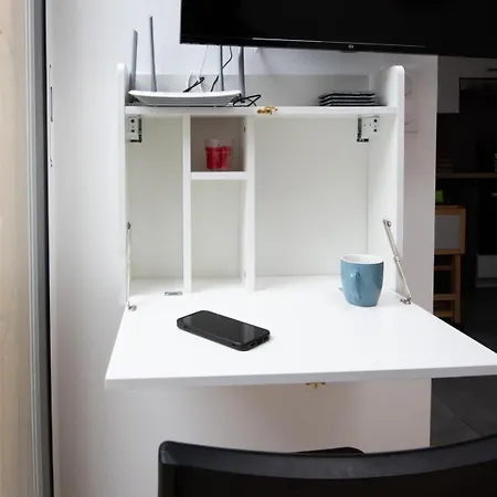 Small Functional & Quiet With Courtyard