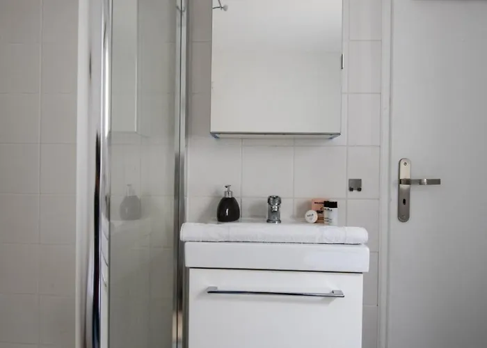 Small Functional & Quiet With Courtyard Лилль