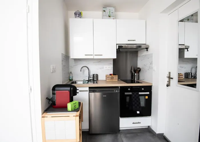 Small Functional & Quiet With Courtyard *